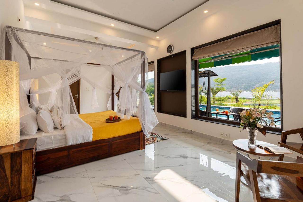 Brookvale Manor By Stayvista - Private Pool Haven With Endless Views & Indoor Fun Sohna Exterior foto